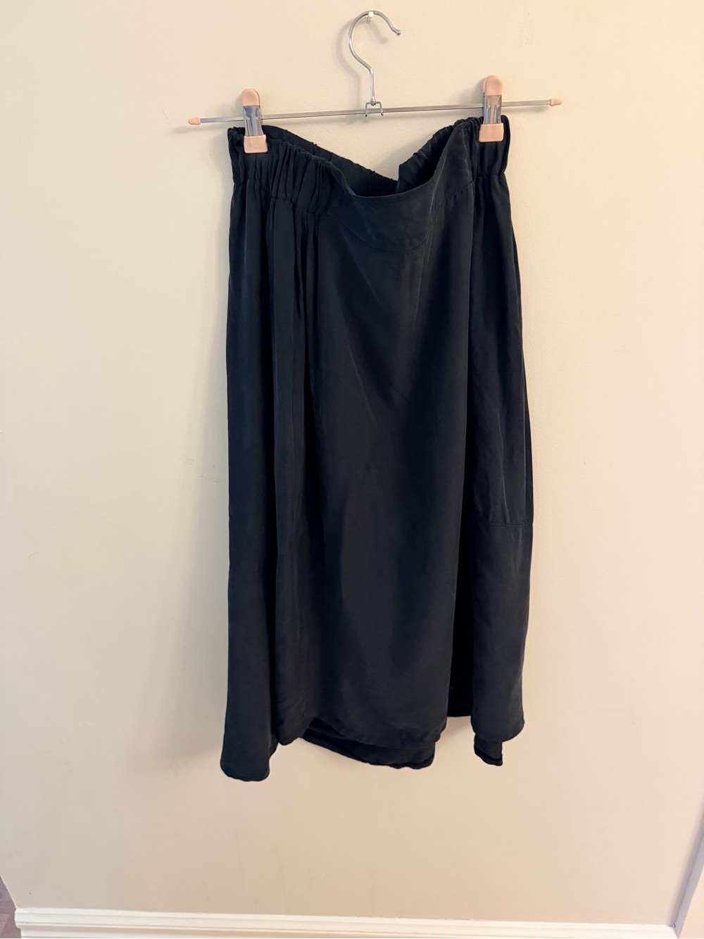 Everyday Black Midi Skirt with Elastic Waist